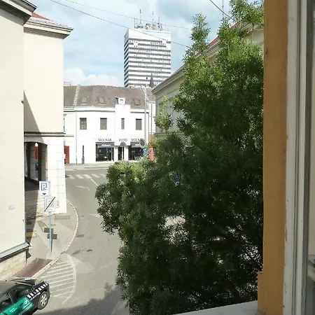 Central Apartment Veszprem Exterior photo